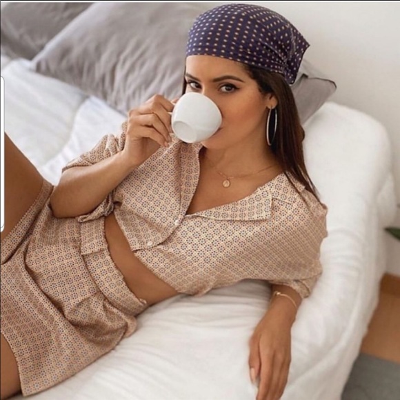 ZARA GEOMETRIC PRINT TOP AND SHORT SET - Picture 3 of 7